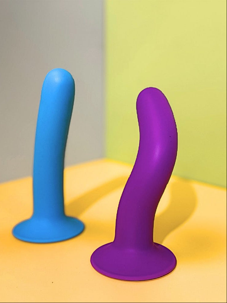 Ainsey Posable Silicone Dil- ready for action